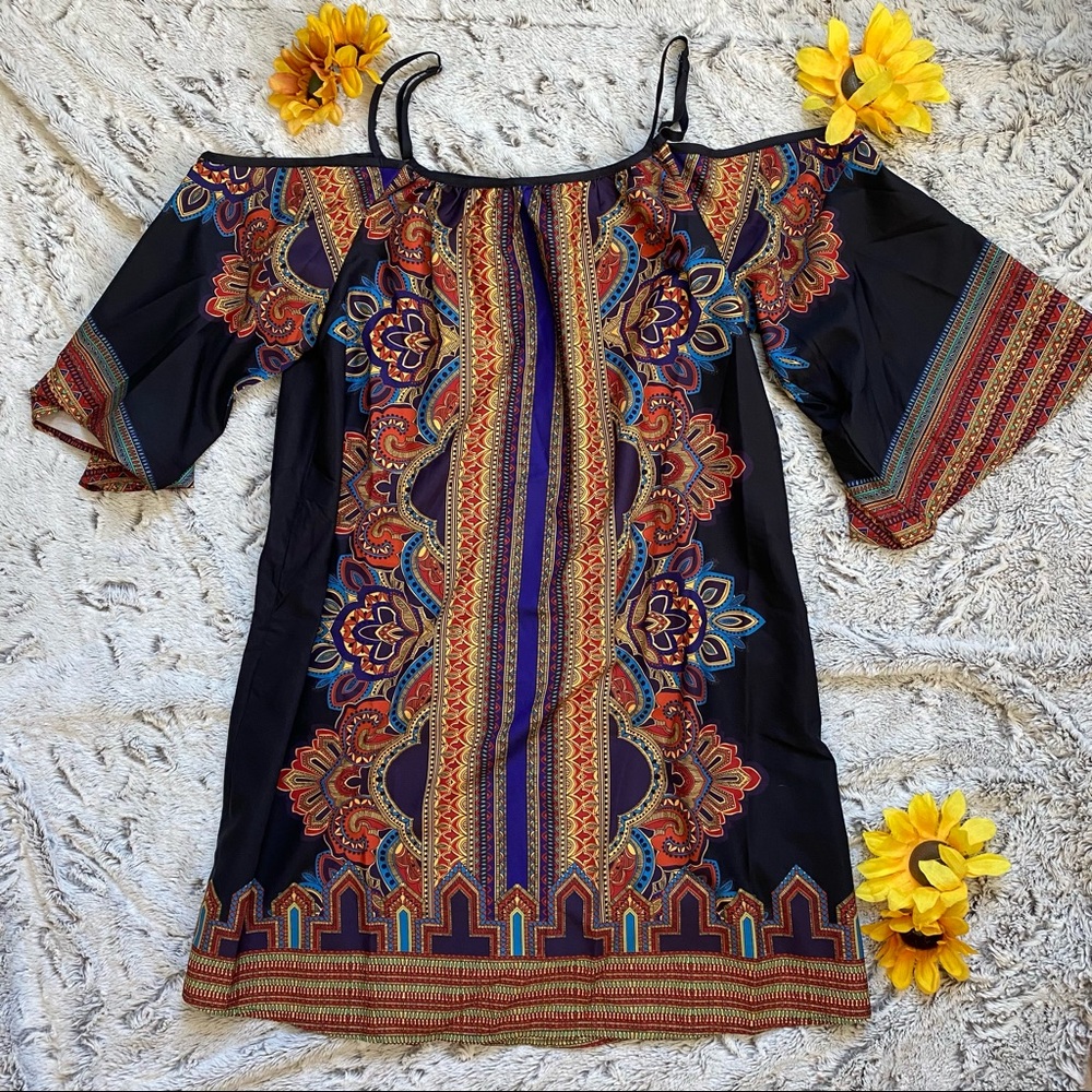 ✨NWOT✨ Off The Shoulder Bell Sleeve Black Paisley Tribal Print Dress Size Large